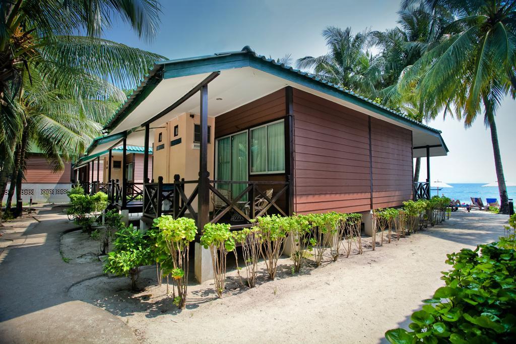 Tuna Bay Island Resort Kampong Pasir Hantu Eksteriør billede