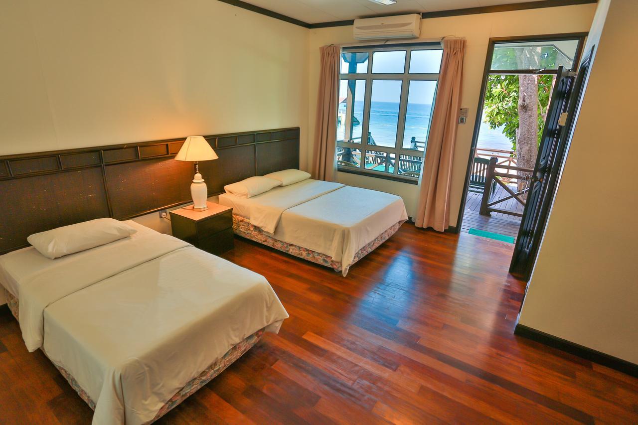 Tuna Bay Island Resort Kampong Pasir Hantu Eksteriør billede