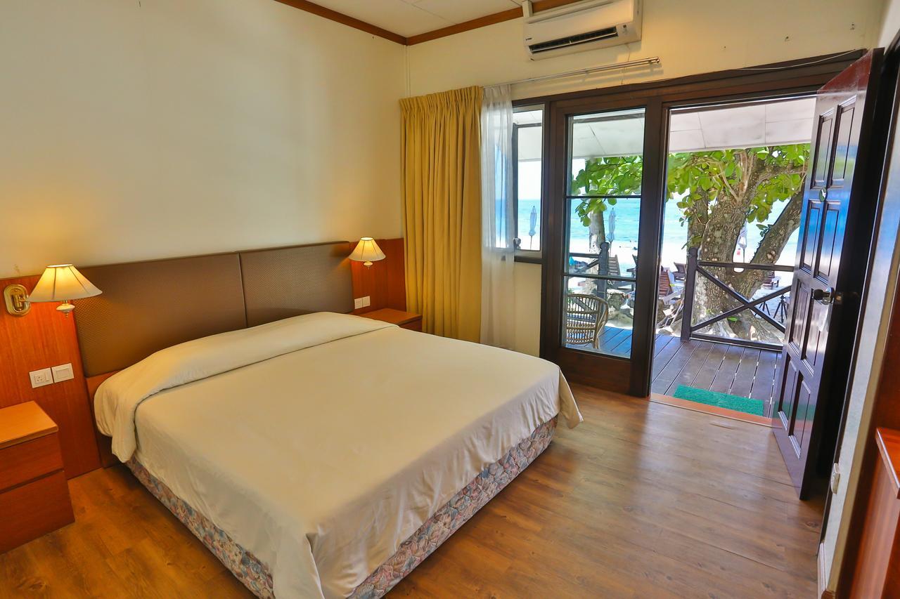 Tuna Bay Island Resort Kampong Pasir Hantu Eksteriør billede